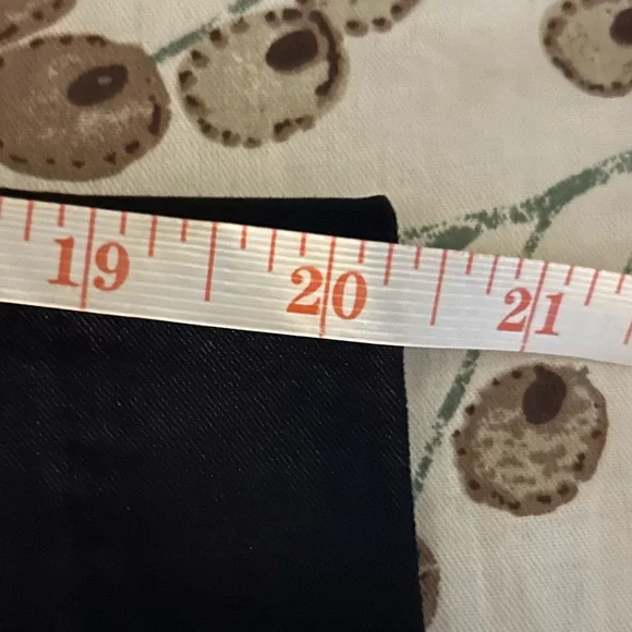 Rekucci Women’s Navy Capri Pants W/Button Detail Size 14 - Picture 6 of 7